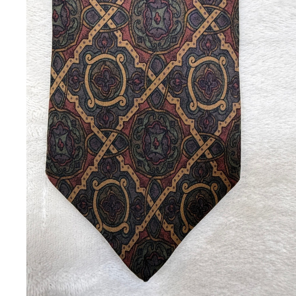 Learbury Burgundy Gold Medallion Silk Necktie Men OS Excellent